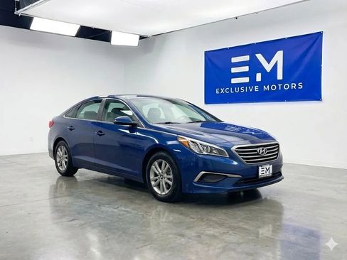 Used 2017 Hyundai Sonata SE image 1