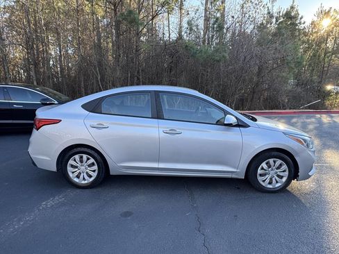 Used 2020 Hyundai Accent SE image 5