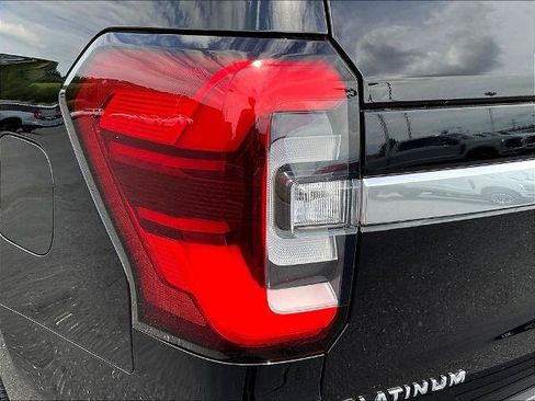 Certified 2024 Ford Expedition Platinum AWD/4WD image 28
