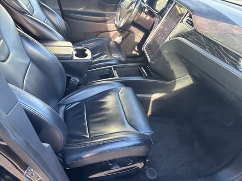Used 2017 Tesla Model X image 11