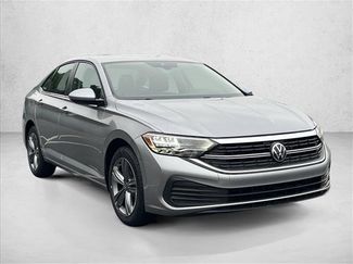Used 2024 Volkswagen Jetta SE FWD video 3