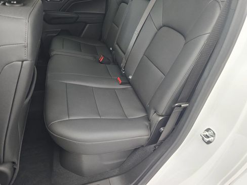 Used 2025 GMC Canyon Elevation w/ Convenience Package AWD/4WD image 13