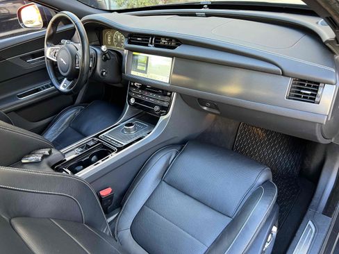 Used 2017 Jaguar XF S image 45