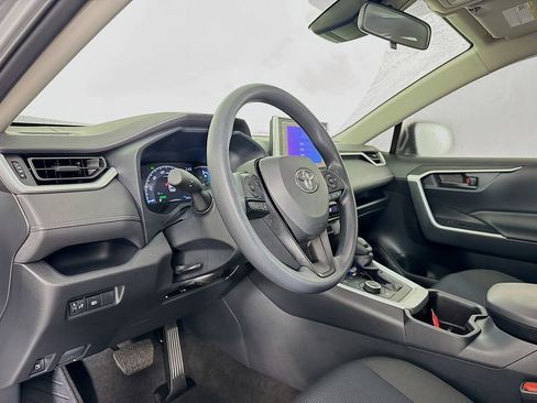 Used 2025 Toyota RAV4 LE image 12