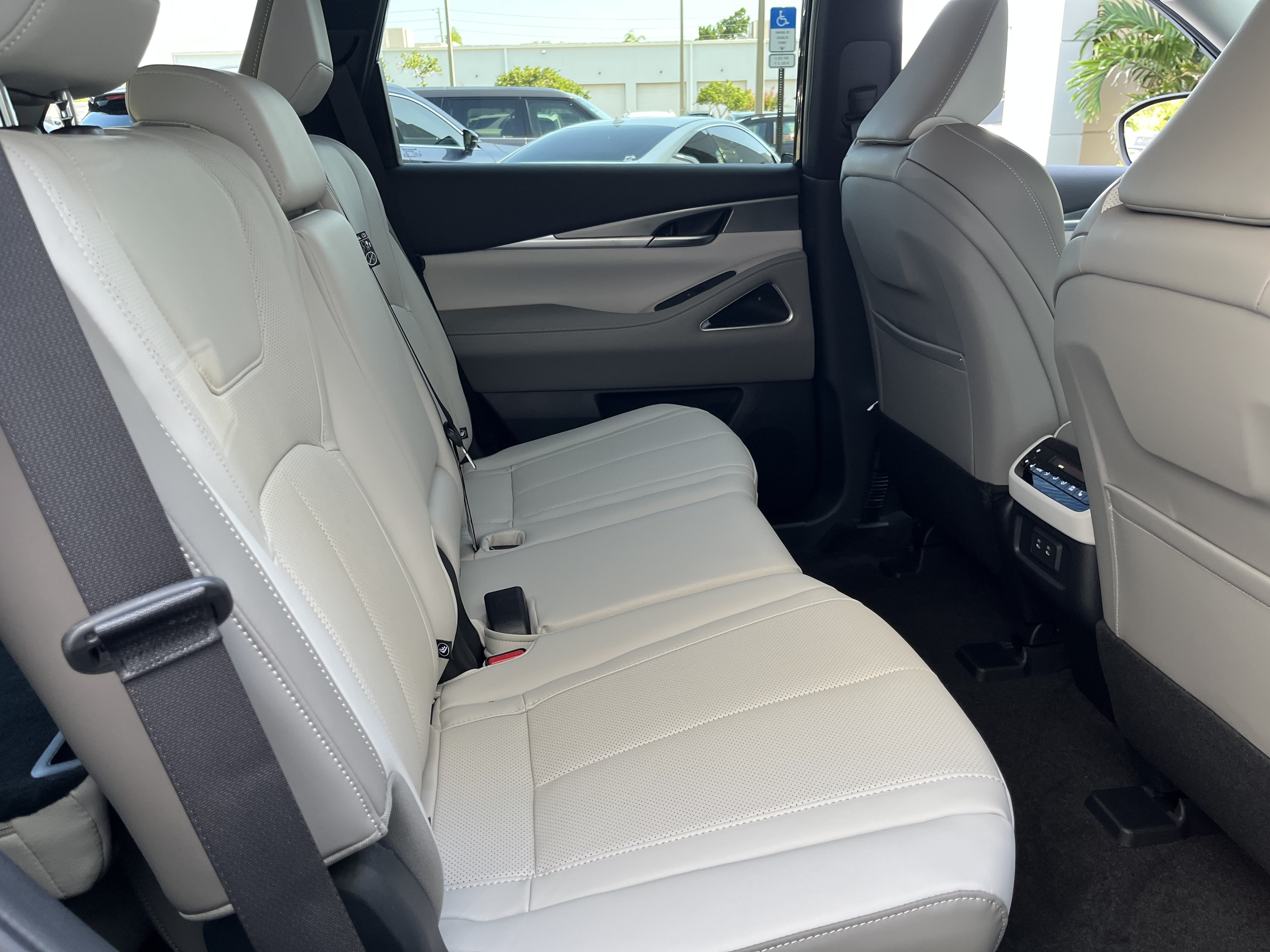 New 2027 INFINITI QX60 Luxe w/ Cargo Package FWD image 21