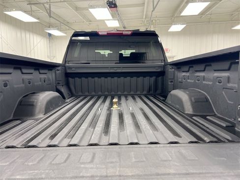 Used 2025 Chevrolet Silverado 2500 Custom w/ Custom Value Package image 23