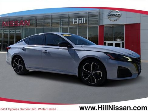 Certified 2023 Nissan Altima 2.5 SR w/ SR Premium Package FWD image 1