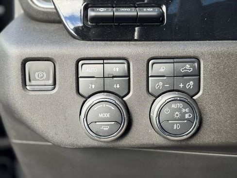 Used 2023 Chevrolet Silverado 1500 High Country w/ High Country Premium Package image 20