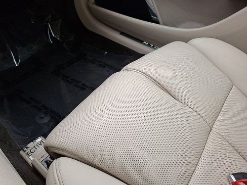 Used 2017 Lincoln Continental Reserve w/ Climate Package image 26