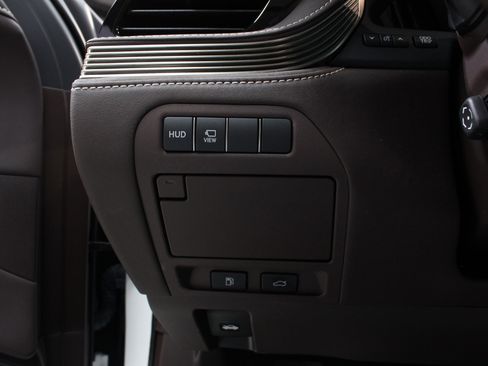 Used 2020 Lexus LS 500 w/ Luxury Package image 82