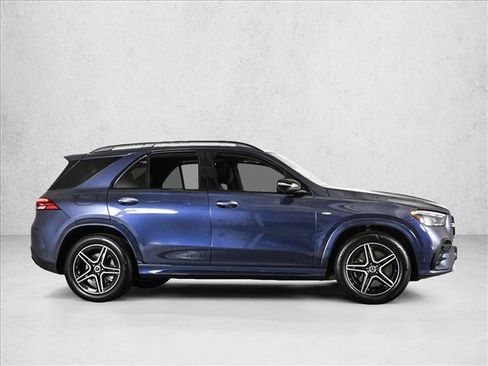 Used 2025 Mercedes-Benz GLE 450e 4MATIC image 4