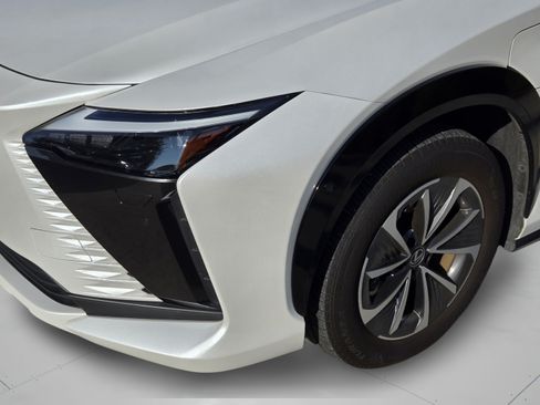 Used 2023 Lexus RZ 450e Premium w/ Technology Package AWD/4WD image 33