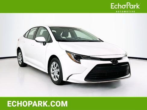 Used 2024 Toyota Corolla LE image 1