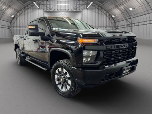 Used 2021 Chevrolet Silverado 2500 Custom w/ Custom Value Package image 10