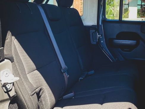 Used 2019 Jeep Wrangler Unlimited Sport S AWD/4WD image 29