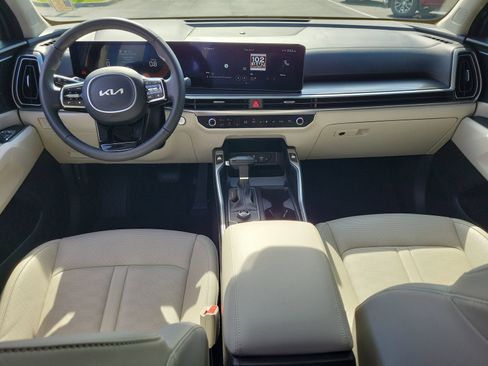 Used 2025 Kia Sorento S FWD image 13
