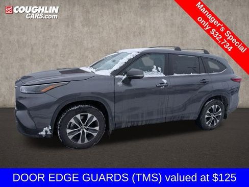 Used 2022 Toyota Highlander XLE image 5
