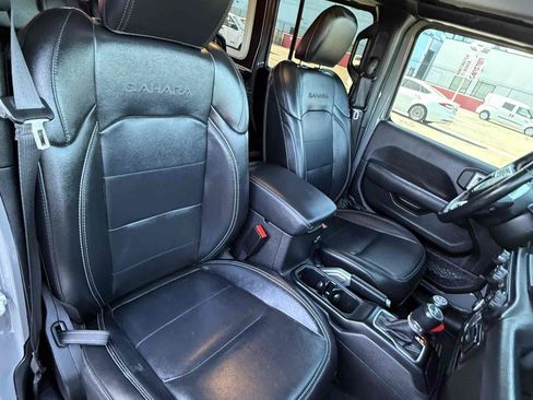 Used 2022 Jeep Wrangler Unlimited Sahara w/ Cold Weather Group AWD/4WD image 43