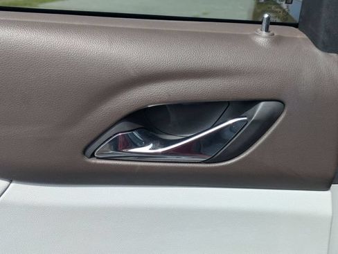Used 2023 GMC Acadia SLT FWD image 26