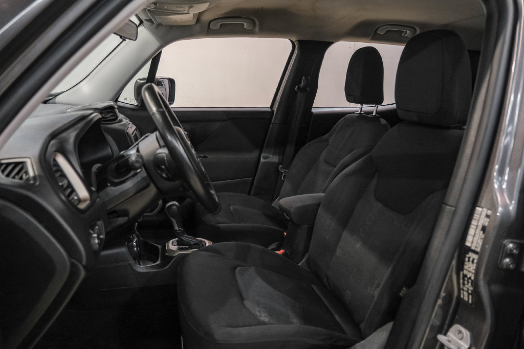 Used 2017 Jeep Renegade Latitude w/ Cold Weather Group AWD/4WD image 31