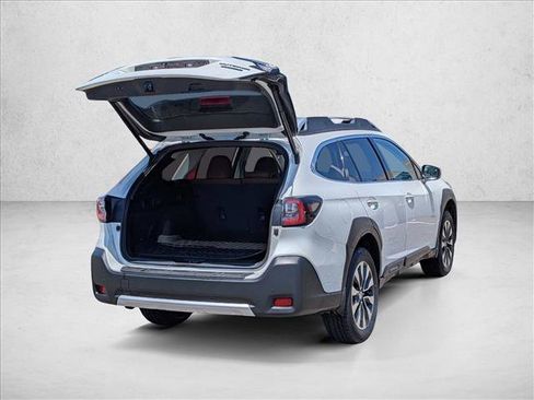 Used 2024 Subaru Outback Touring AWD/4WD image 5
