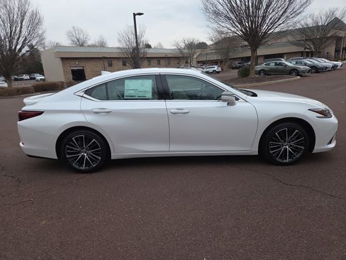 New 2025 Lexus ES 350 w/ Premium Package image 2