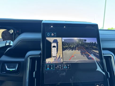 New 2026 GMC Yukon XL Denali w/ Sun & Power Step Package AWD/4WD image 27