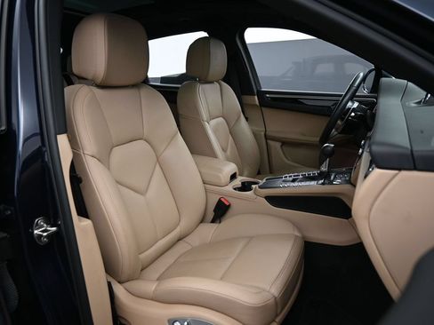 Certified 2021 Porsche Macan S AWD/4WD image 28