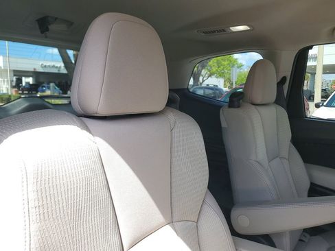 Used 2025 Subaru Ascent Premium image 24