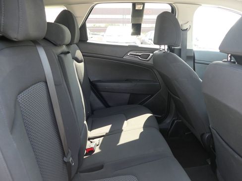 Used 2025 Kia Sportage LX FWD image 22