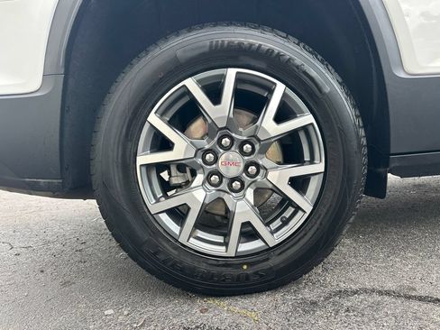 Used 2023 GMC Acadia SLT FWD image 18