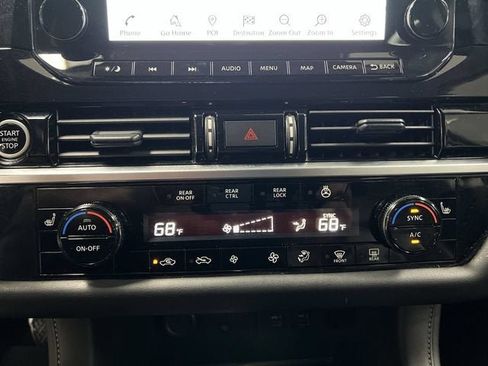 Used 2024 Nissan Pathfinder SL AWD/4WD image 18