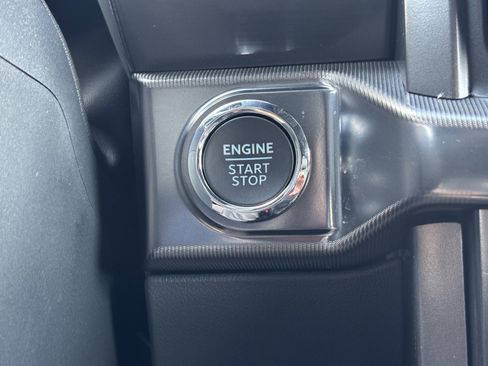 Used 2025 Ford F150 Lariat w/ Equipment Group 502A High image 21