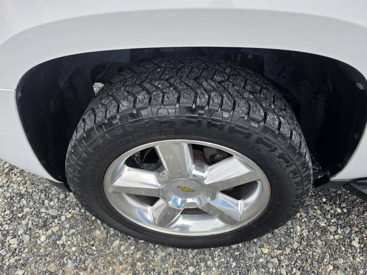 Used 2011 Chevrolet Avalanche LTZ AWD/4WD image 30