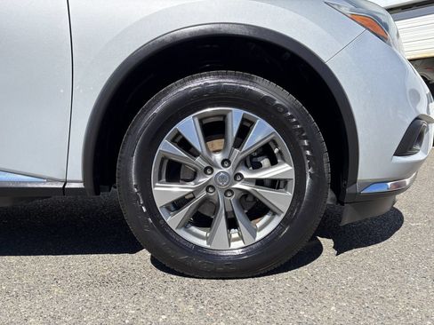 Used 2018 Nissan Murano SV FWD image 9