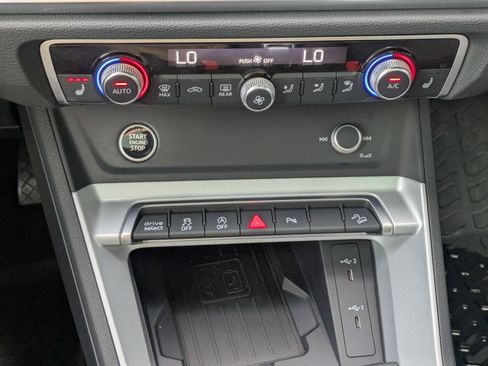 Used 2023 Audi Q3 2.0T Premium Plus w/ Premium Plus Package image 19