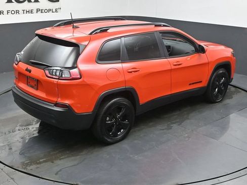 Used 2021 Jeep Cherokee Latitude Plus AWD/4WD image 40