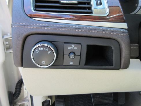 Used 2013 Cadillac Escalade Platinum AWD/4WD image 23