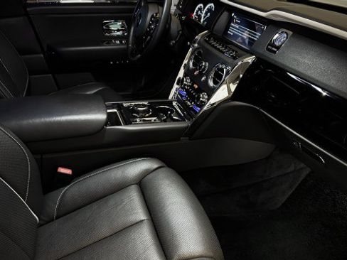 Used 2020 Rolls-Royce Cullinan AWD/4WD image 23