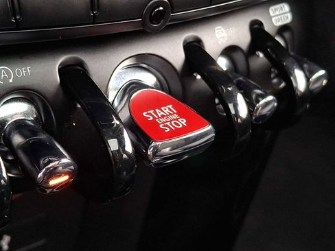 Certified 2024 MINI Cooper S image 23