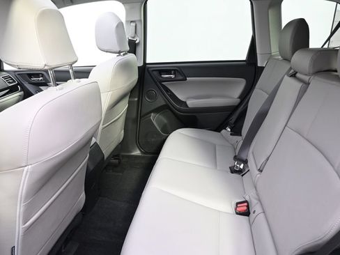 Used 2018 Subaru Forester 2.5i Limited AWD/4WD image 18