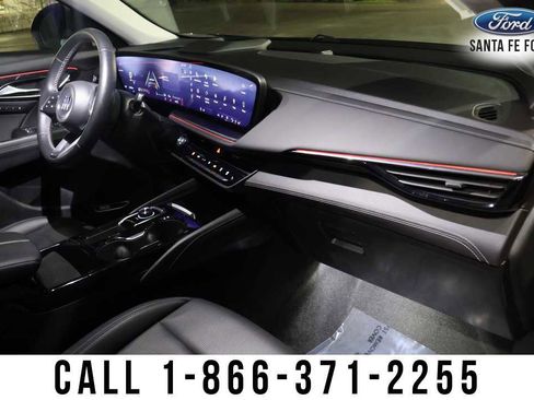 Used 2024 Buick Envision Preferred image 17
