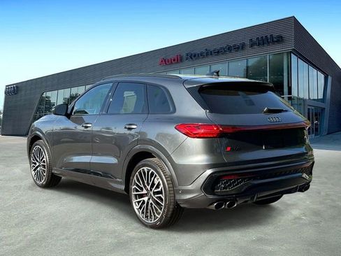 Used 2025 Audi SQ5 Prestige w/ Prestige Package AWD/4WD image 4