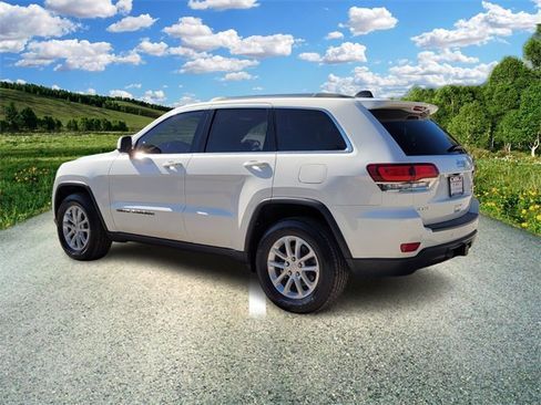 Certified 2021 Jeep Grand Cherokee Laredo image 3