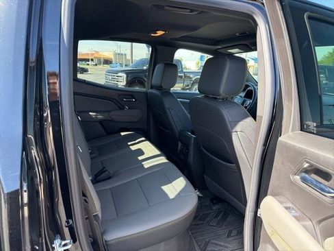 Used 2024 Chevrolet Colorado ZR2 w/ ZR2 Convenience Package III image 32