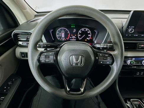 Used 2023 Honda Pilot LX image 11