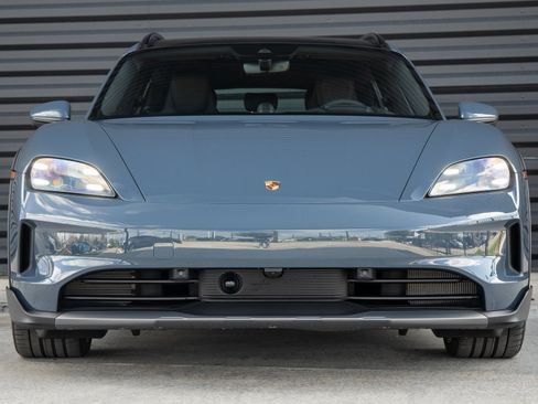 Used 2025 Porsche Taycan 4 Cross Turismo image 8