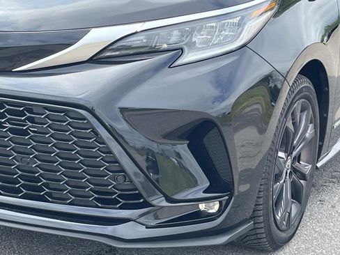 Used 2021 Toyota Sienna XSE image 8