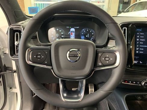 Used 2022 Volvo XC40 T5 R-Design w/ Climate Package image 20