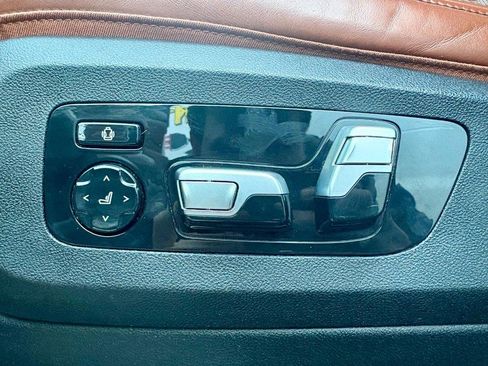 Used 2020 BMW X7 M50i image 34